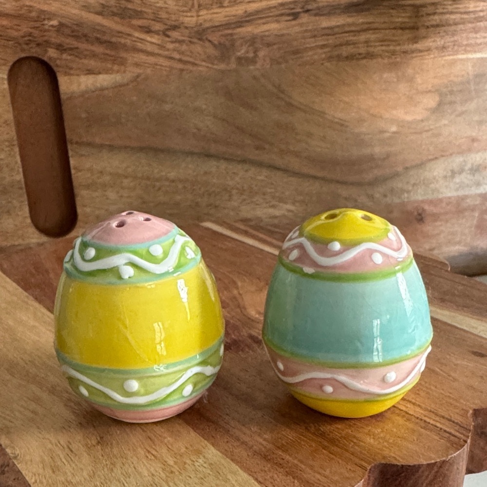 Easter Ceramic Egg Salt and Pepper Shakers with Stoppers